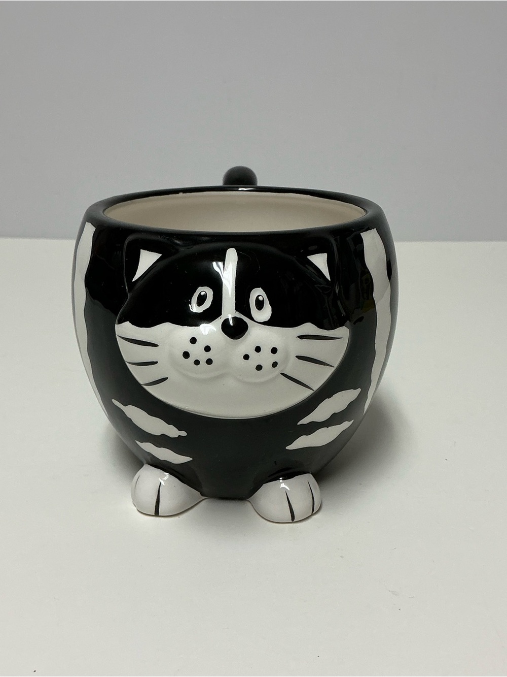 Pier 1 Imports Chubby Cat Mug Black & White